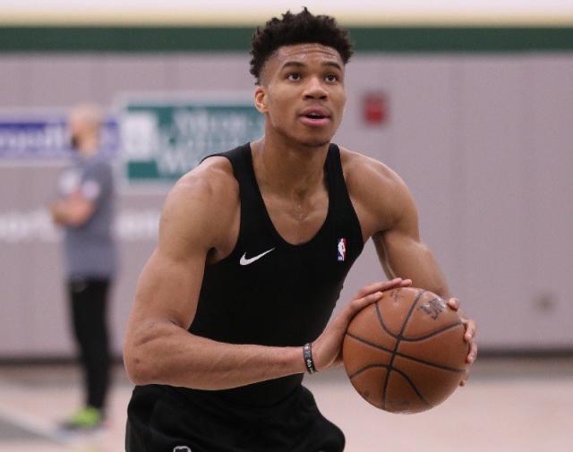 在低位或肘 在低位或肘